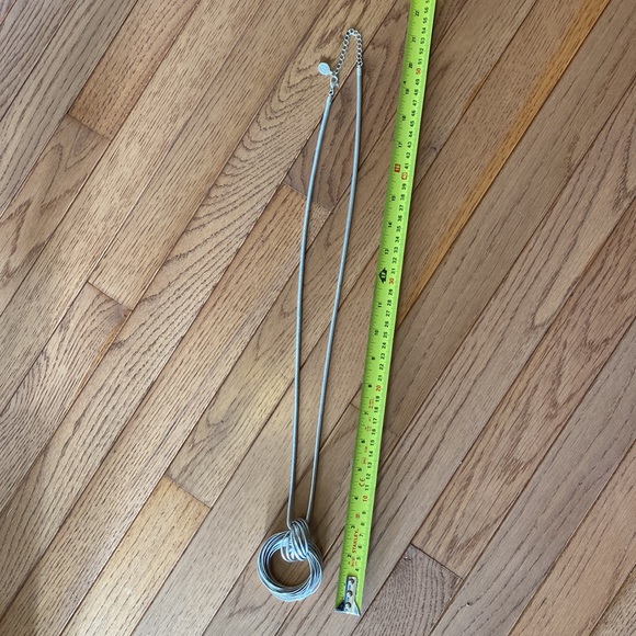 MarlaWynne MultiRing Pendant Necklace Silvertone - Picture 2 of 5